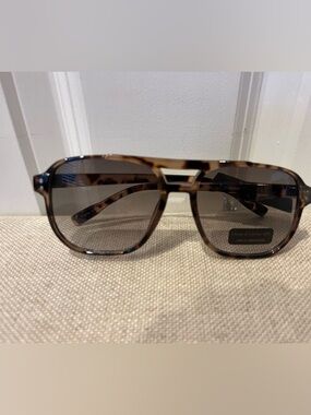 NWT HOUSE OF HARLOW 1960 WOMEN'S TORTOISE AVIATOR STYLE SUNGLASSES